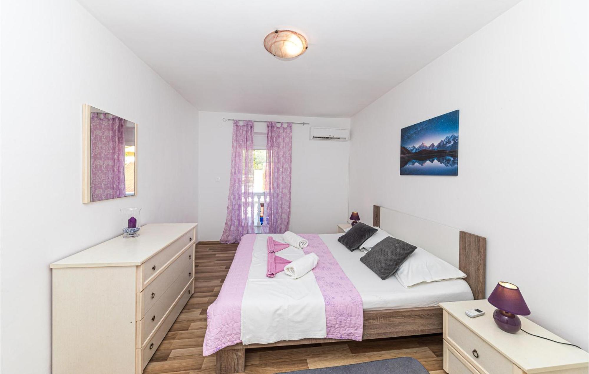 Stunning Home In Marina With Heated Swimming Pool Eksteriør bilde
