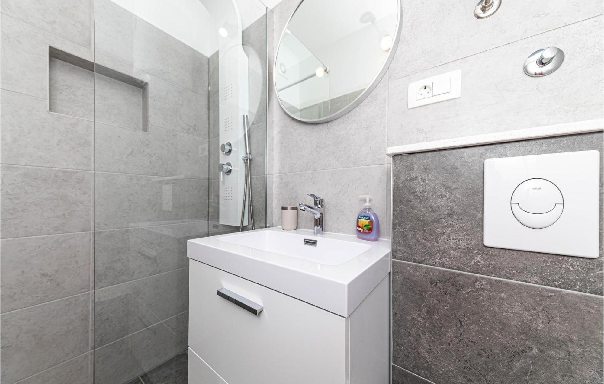 Stunning Home In Marina With Heated Swimming Pool Eksteriør bilde
