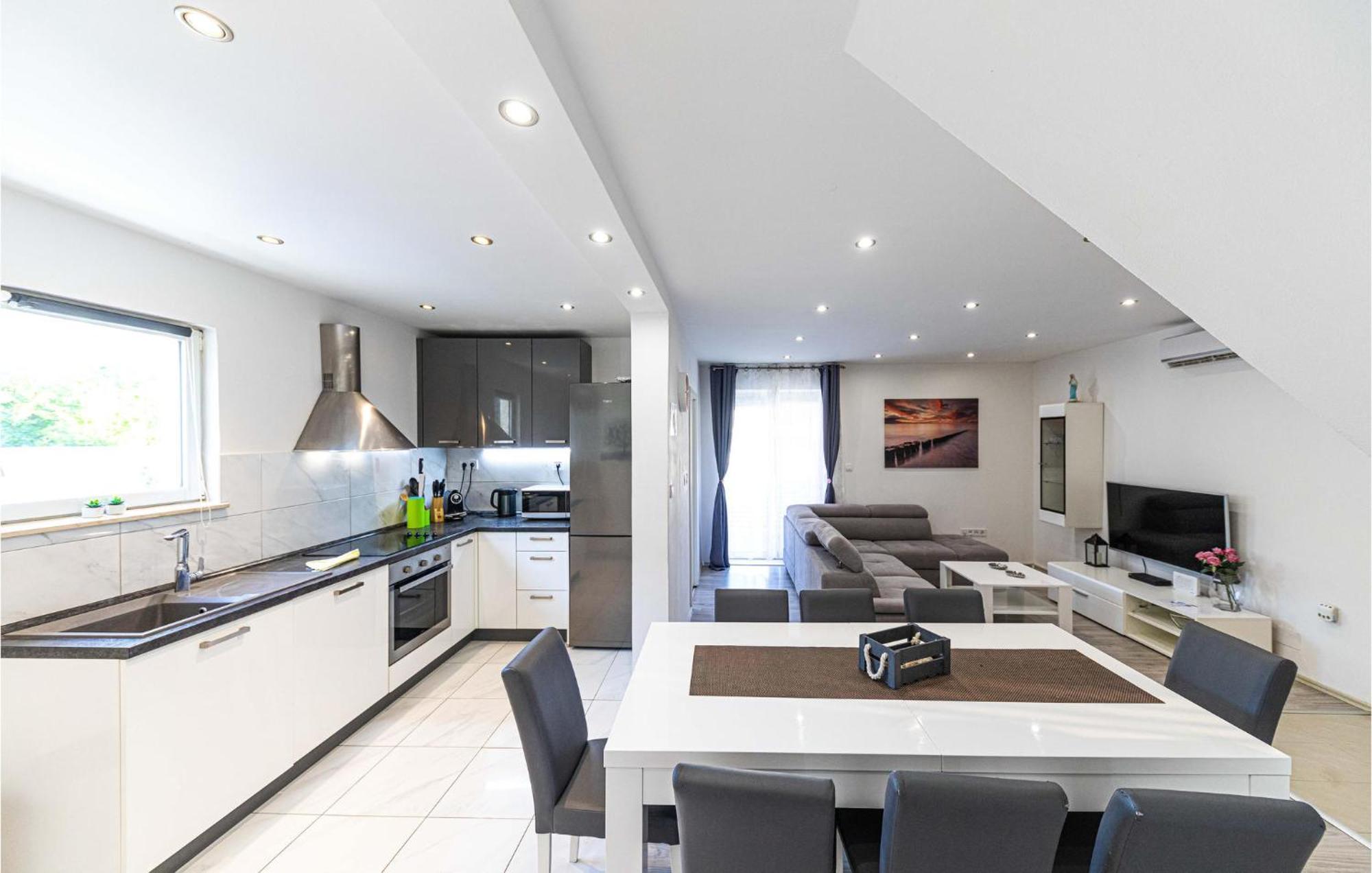 Stunning Home In Marina With Heated Swimming Pool Eksteriør bilde